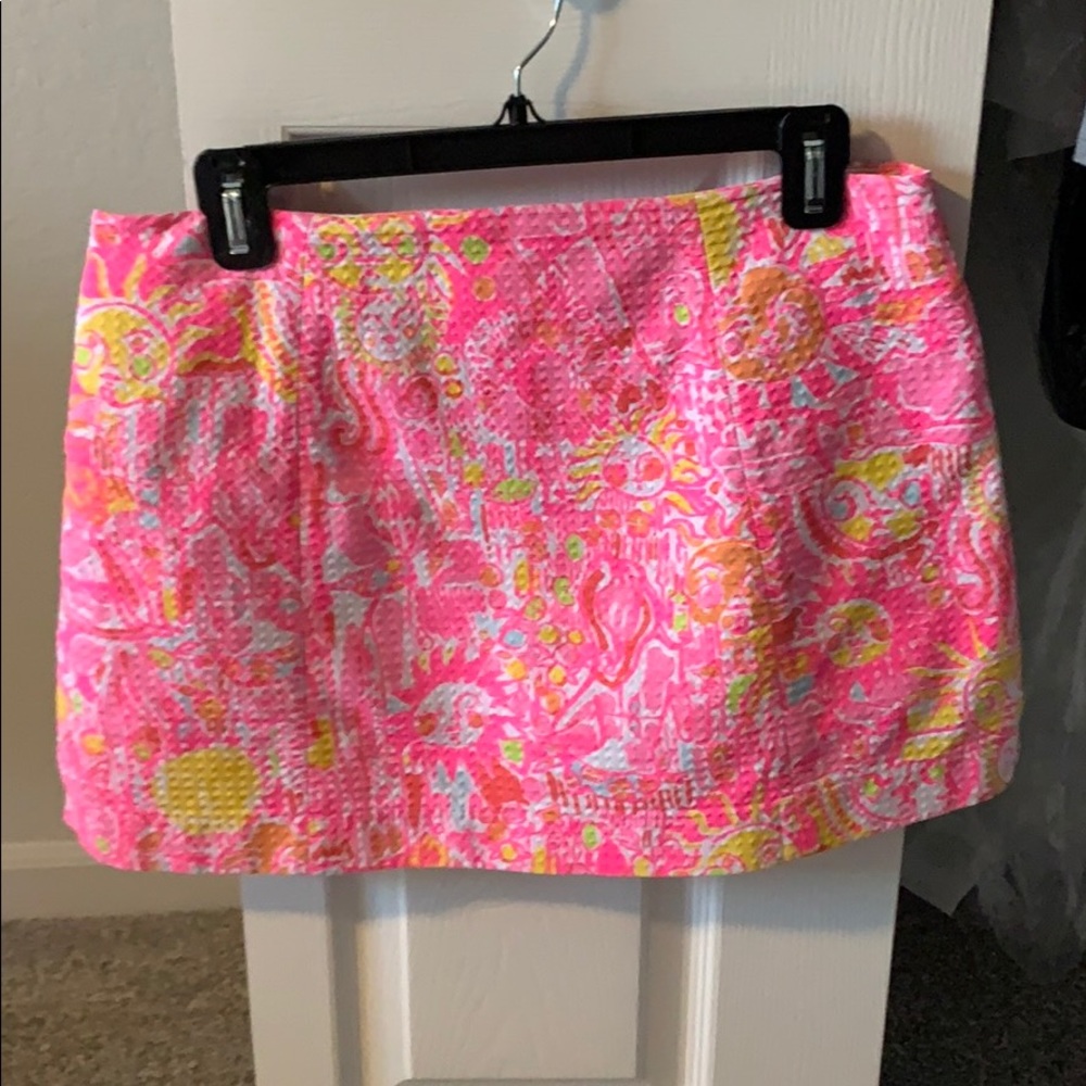 USED ONCE LILY PULITZER SIZE 6 SKORT